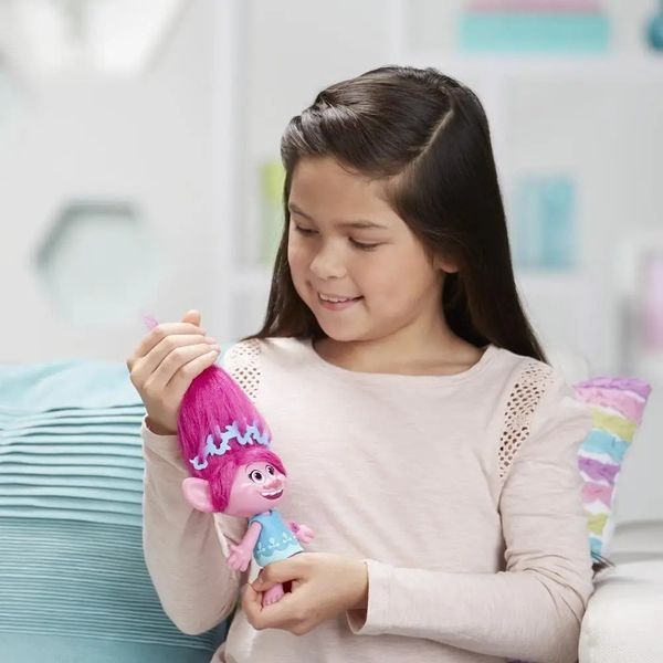 Лялька Hasbro Trolls Poppy Троль Поппi із заколочками та малюком, 23см E0355 фото