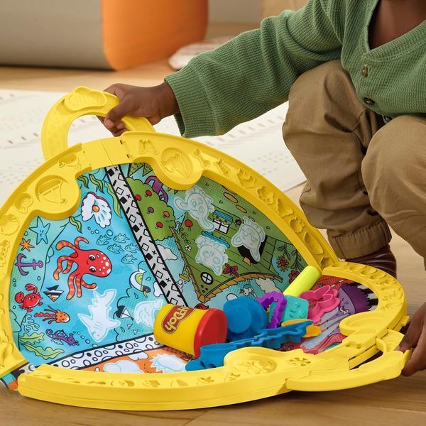 Набор для творчества Play-Doh Fold & Go Playmat Starter Set с пластилином с складным ковриком УЦЕНКА F9143 фото