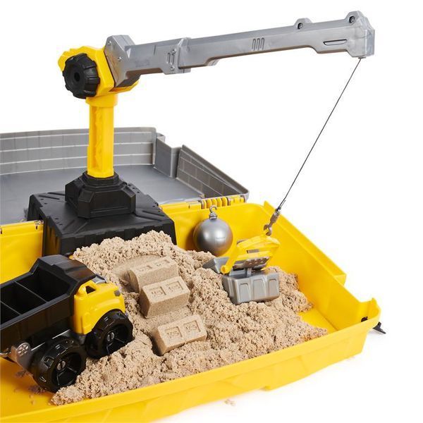 Набор песка для детского творчества Kinetic Sand Construction Site Folding Sandbox стройка в чемодане  6055877 фото